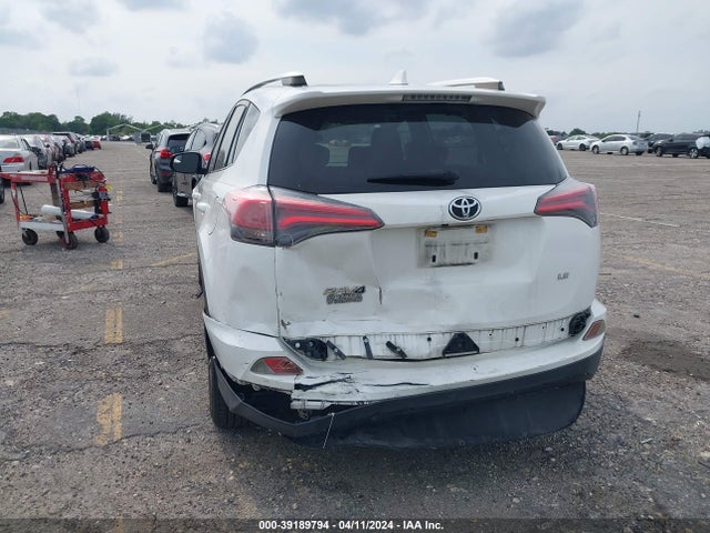 Toyota RAV4 LE 2016 JTMZFREV5GJ081533 Image 6