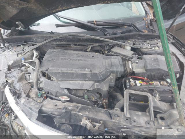 1HGCR3F9XHA040104 Honda Accord Touring V6