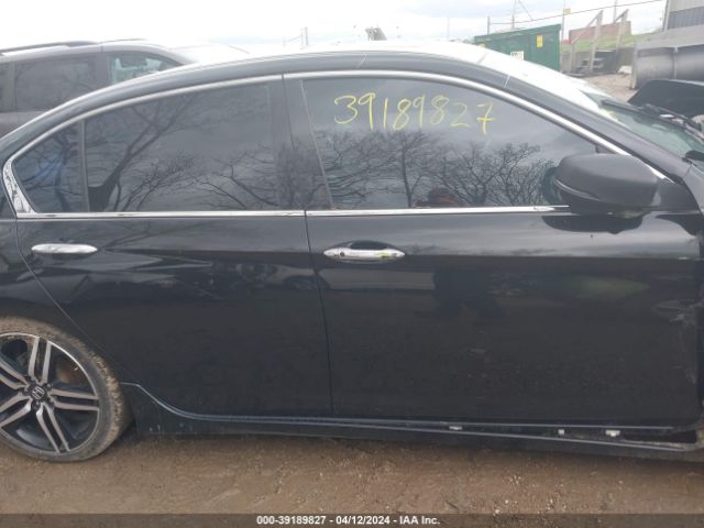 1HGCR3F9XHA040104 Honda Accord Touring V6
