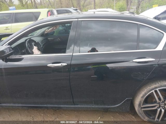 1HGCR3F9XHA040104 Honda Accord Touring V6