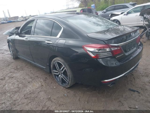 1HGCR3F9XHA040104 Honda Accord Touring V6