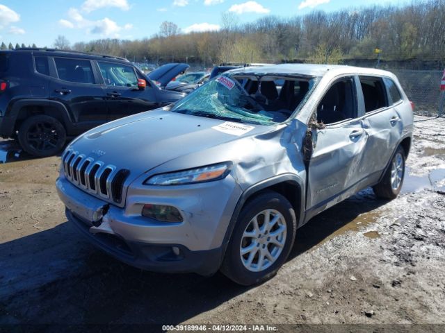 1C4PJMCB2GW269902 Jeep Cherokee Latitude