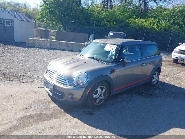 2011 MINI COOPER CLUBMAN WMWZF3C52BT188839 Photo 1