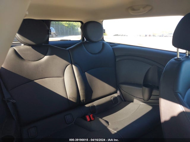 2011 MINI COOPER CLUBMAN WMWZF3C52BT188839 Photo 7