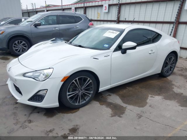 JF1ZNAA12E8700557 Scion FR-S