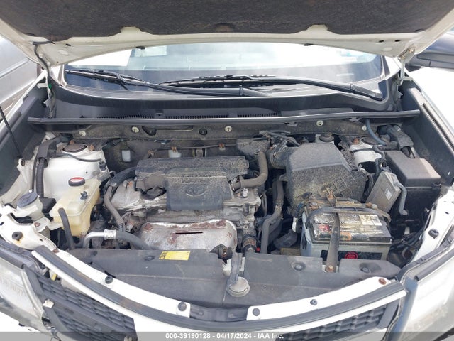 Toyota RAV4 LE 2015 JTMBFREV9FJ027488 Image 10