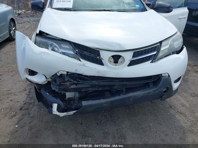 Toyota RAV4 LE 2015 JTMBFREV9FJ027488 Image 6