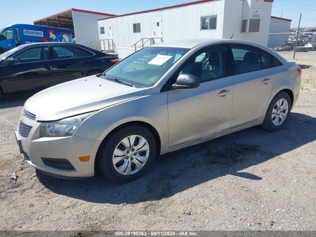 Chevrolet Cruze Ls Auto 2014 1G1PA5SH9E7223107 Image 2