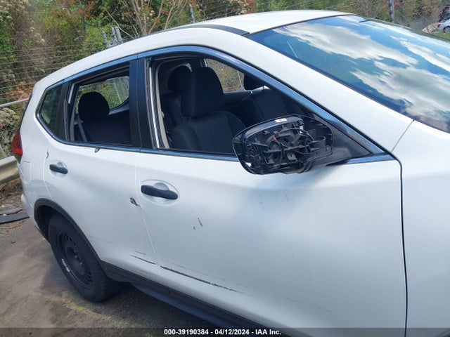 Nissan ROGUE S 2017 KNMAT2MT2HP519811 Image 13