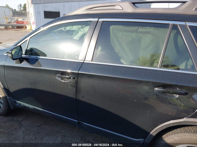 Subaru Outback 2.5i Limited 2018 4S4BSANC3J3211300 Image 13