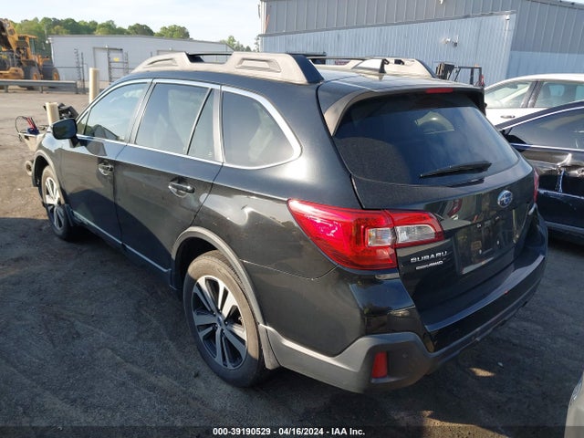 Subaru Outback 2.5i Limited 2018 4S4BSANC3J3211300 Image 3