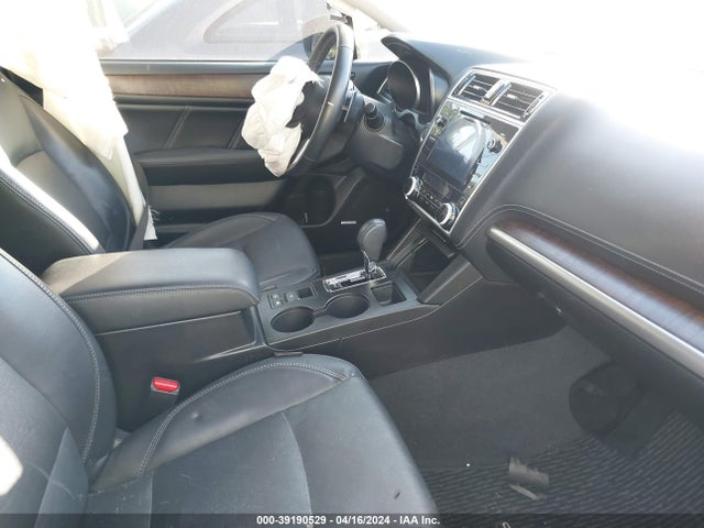 Subaru Outback 2.5i Limited 2018 4S4BSANC3J3211300 Image 5