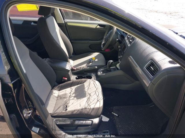 3VW2B7AJ2HM369242 Volkswagen Jetta 1.4t S
