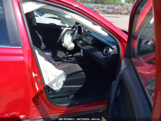 Toyota RAV4 LE 2017 JTMZFREV9HJ104085 Image 5