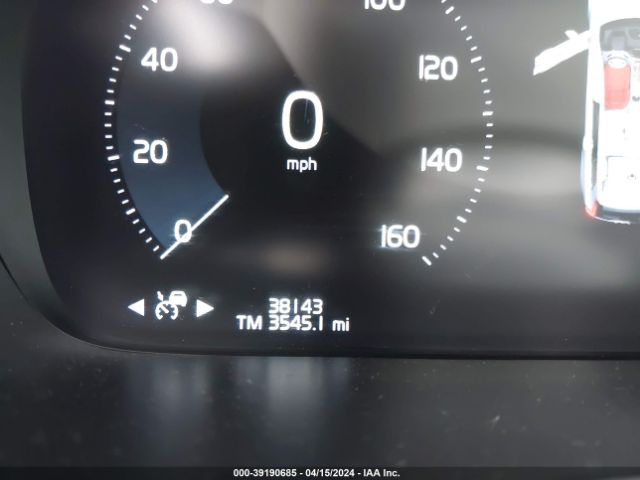 YV4A22PK6M1761596 Volvo Xc90 T6 Momentum 7 Passenger