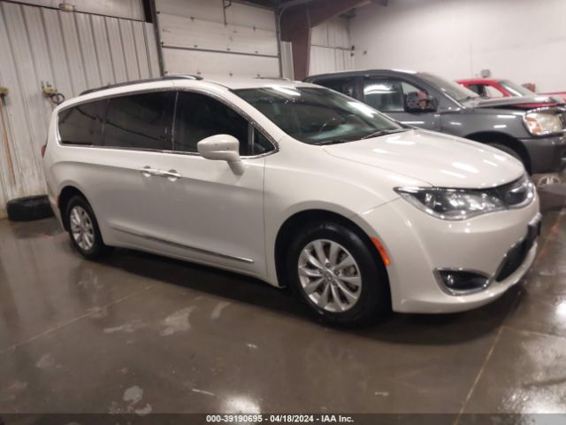 Auction sale of the 2017 Chrysler Pacifica Touring-l, vin: 2C4RC1BG5HR613554, lot number: 39190695