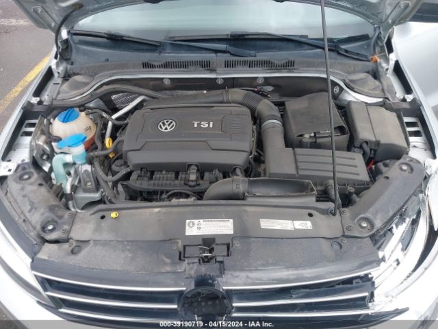 3VWD17AJXFM207884 Volkswagen Jetta 1.8t Se