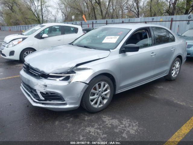 3VWD17AJXFM207884 Volkswagen Jetta 1.8t Se