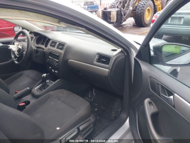 3VWD17AJXFM207884 Volkswagen Jetta 1.8t Se