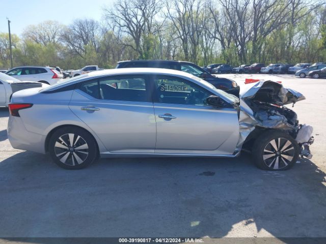 1N4BL4DV9NN307373 Nissan Altima Sv Fwd