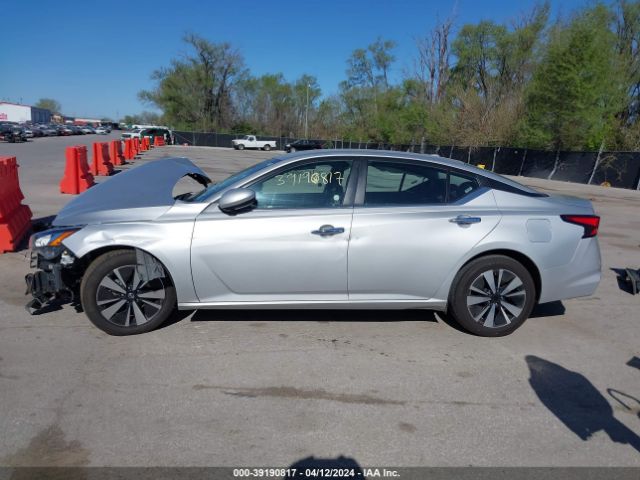 1N4BL4DV9NN307373 Nissan Altima Sv Fwd