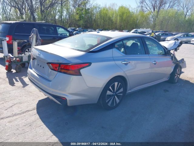 1N4BL4DV9NN307373 Nissan Altima Sv Fwd