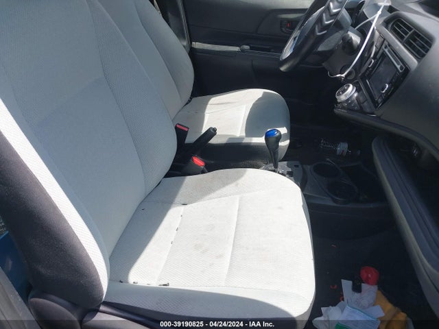 Toyota Prius C One 2015 JTDKDTB38F1111940 Image 5