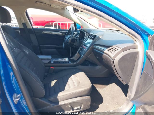 3FA6P0LUXKR135919 Ford Fusion Hybrid Se