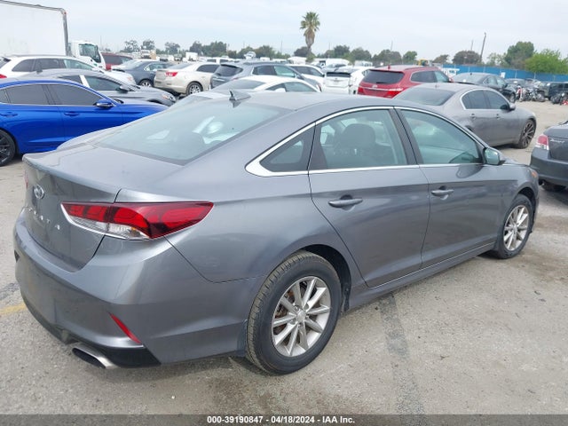 Hyundai SONATA SE 2018 5NPE24AF5JH612094 Image 4
