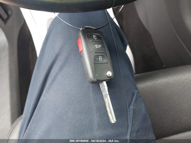 WVGAV7AX2GW542794 Volkswagen TIGUAN S