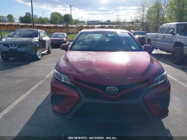 4T1B11HK8JU561747 Toyota CAMRY SE