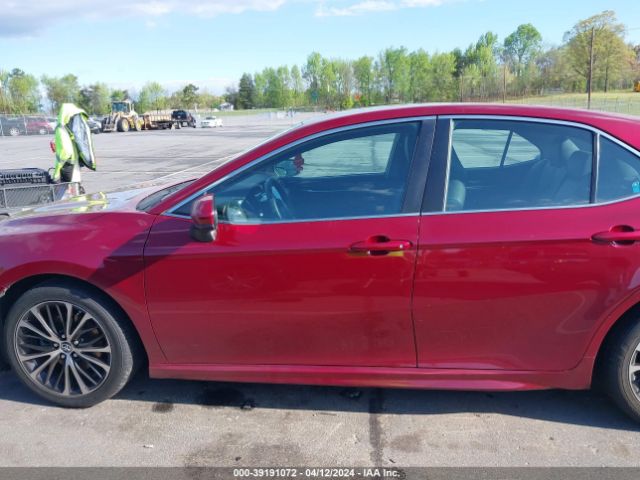 4T1B11HK8JU561747 Toyota CAMRY SE