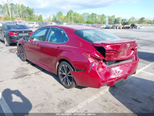 4T1B11HK8JU561747 Toyota CAMRY SE