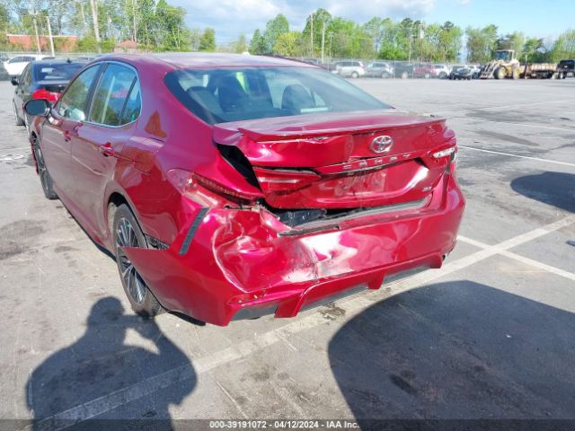 4T1B11HK8JU561747 Toyota CAMRY SE