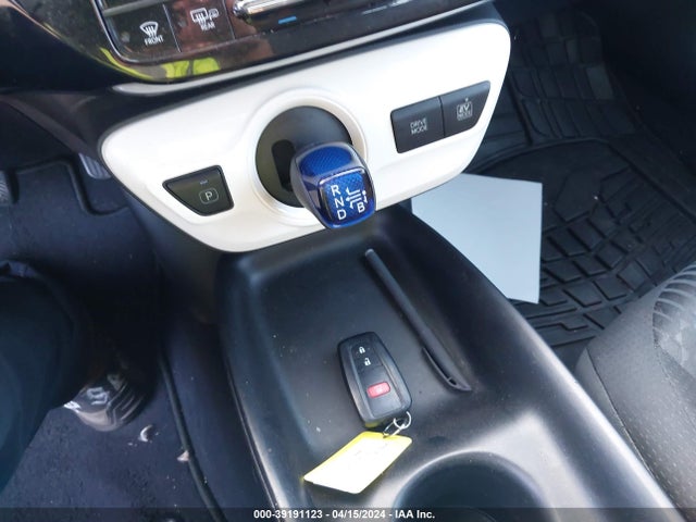 Toyota Prius Two 2017 JTDKBRFU3H3564382 Image 11