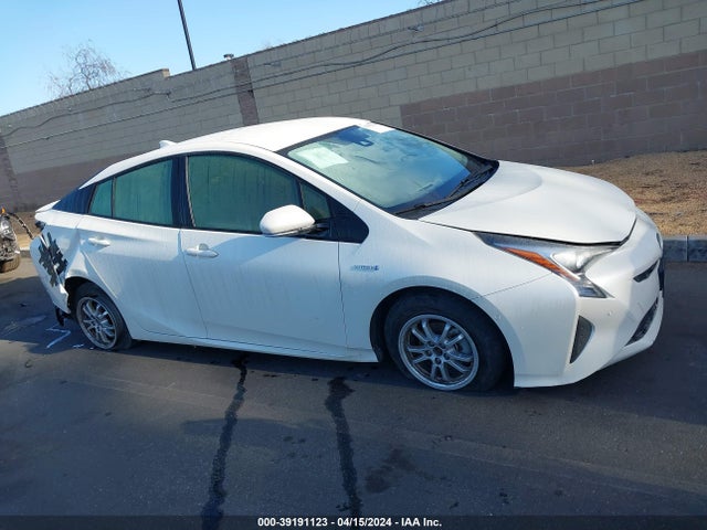 Toyota Prius Two 2017 JTDKBRFU3H3564382 Image 14