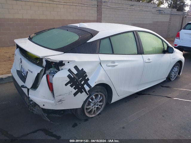 Toyota Prius Two 2017 JTDKBRFU3H3564382 Image 4