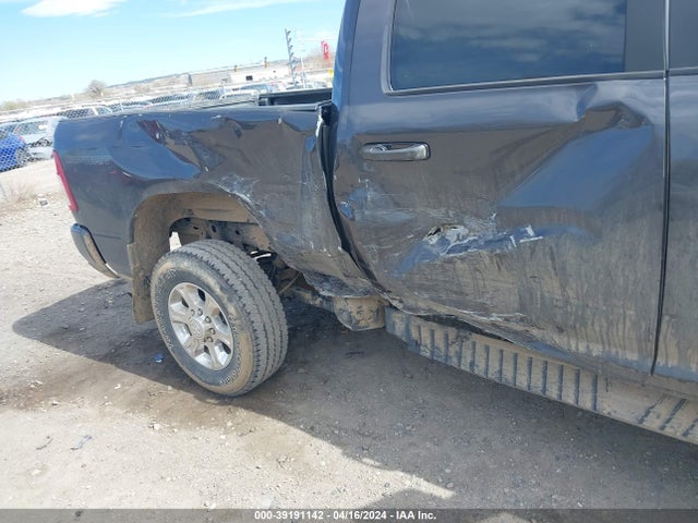3C6UR5DL8NG373483 RAM 2500 Big Horn  4x4 6'4 Box