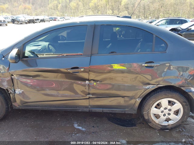 Chevrolet Sonic Ls Auto 2016 1G1JA5SHXG4162957 Image 14