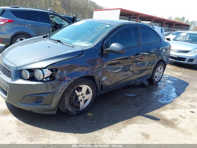 Chevrolet Sonic Ls Auto 2016 1G1JA5SHXG4162957 Image 2