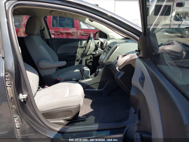 Chevrolet Sonic Ls Auto 2016 1G1JA5SHXG4162957 Image 5