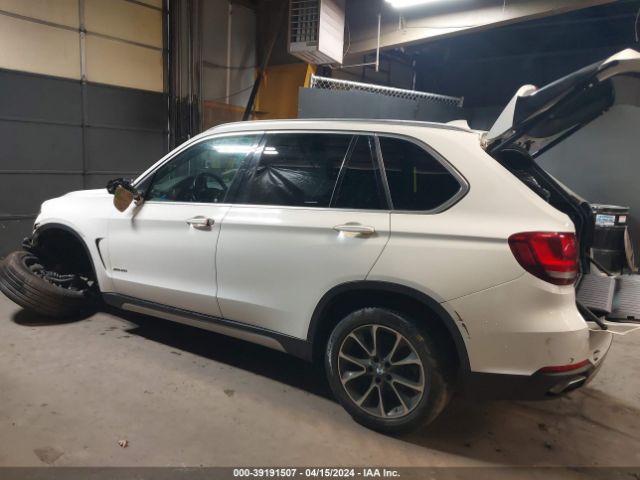2018 BMW X5 5UXKR0C56J0X89499 Photo 2