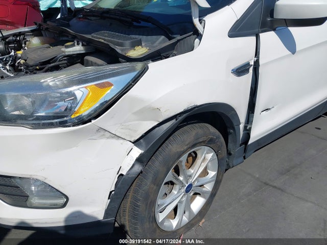 Ford ESCAPE SE 2017 1FMCU9GDXHUD29593 Image 6
