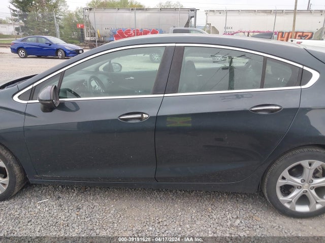 Chevrolet Cruze Premier Auto 2018 3G1BF6SM0JS587006 Image 14