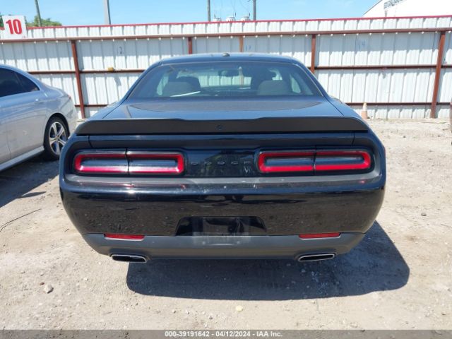 2C3CDZAG4NH258093 Dodge Challenger Sxt
