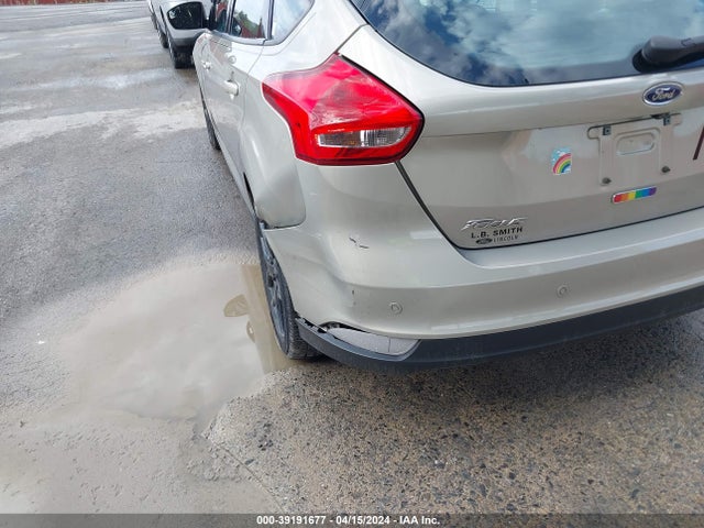 Ford FOCUS SE 2016 1FADP3K21GL407191 Image 14