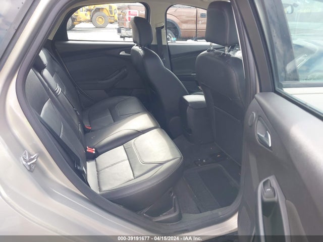Ford FOCUS SE 2016 1FADP3K21GL407191 Image 8