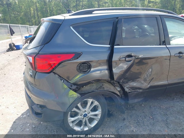 1FMCU9HD1KUA84933 Ford ESCAPE SEL