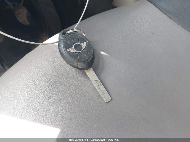 2005 MINI COOPER WMWRC33465TC57071 Photo 10