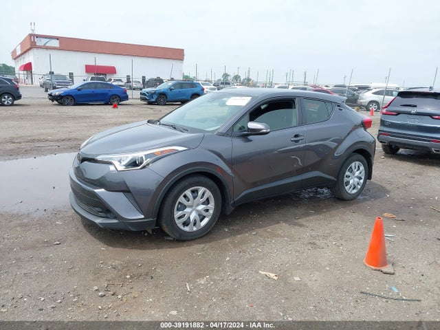 Toyota C-HR LE 2019 JTNKHMBX1K1044617 Image 2